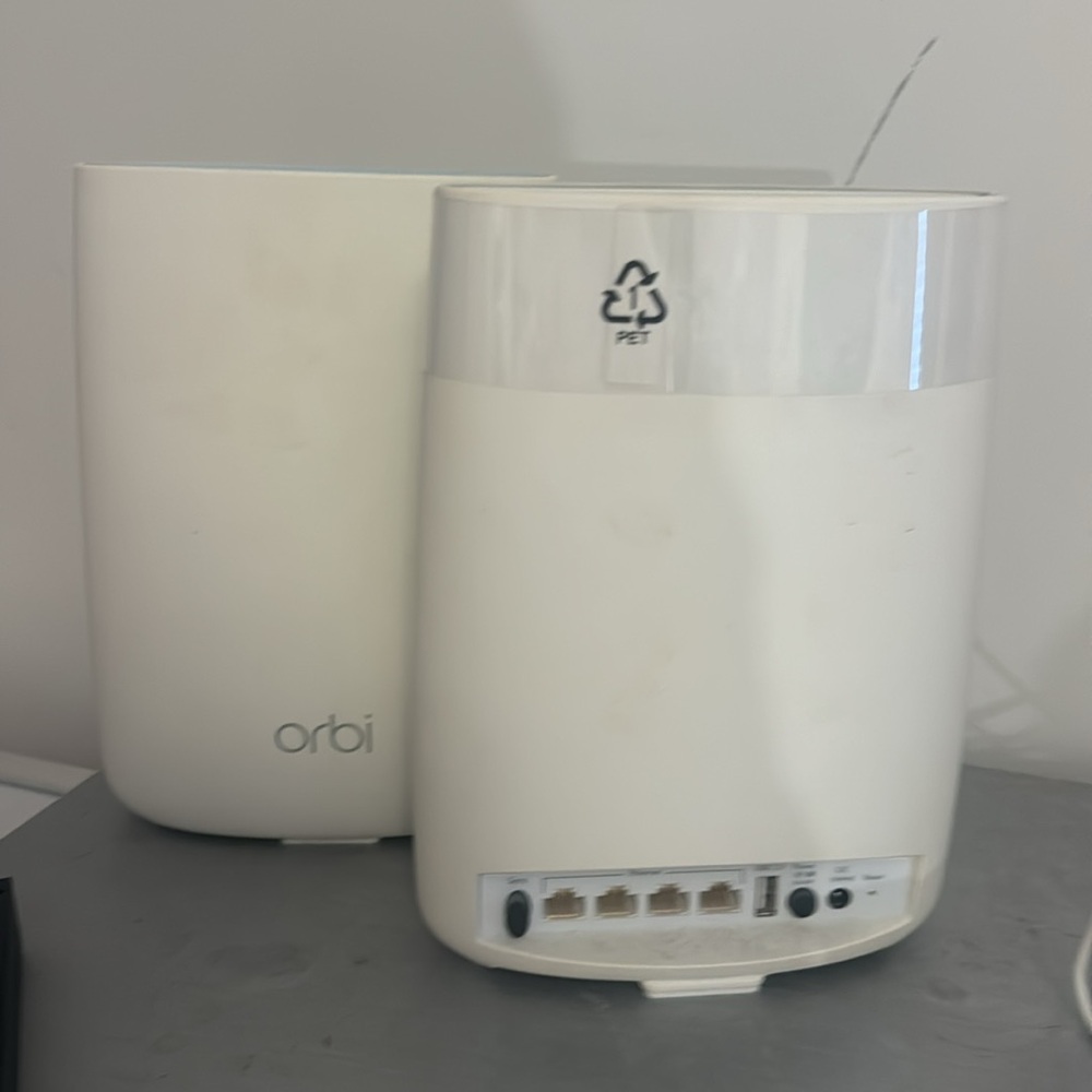 ORBI Mesh Router Satellite - Picture 7 of 8